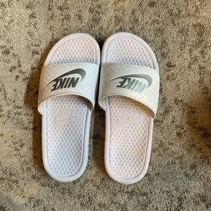 nike slides